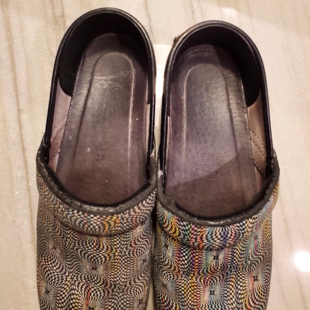 Dansko Multicolor Geometric Mosiac Clogs Womens Size 37 US 7 - Picture 9 of 11